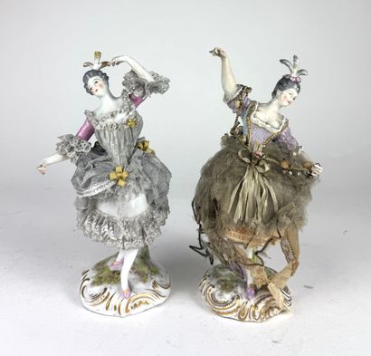 Dans le goût de MEISSEN 
Statuette de danseuse...