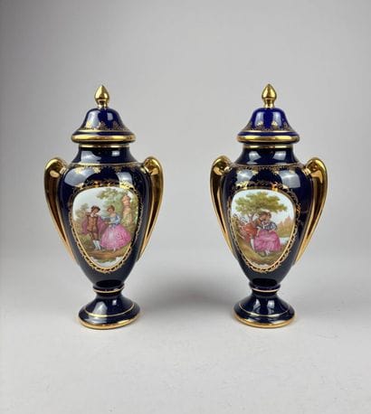 LIMOGES France
Paire de vases balustres en...