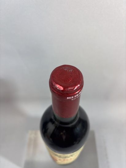 1 Bouteille, PETRUS 1981 - Pomerol 

Etiquette...
