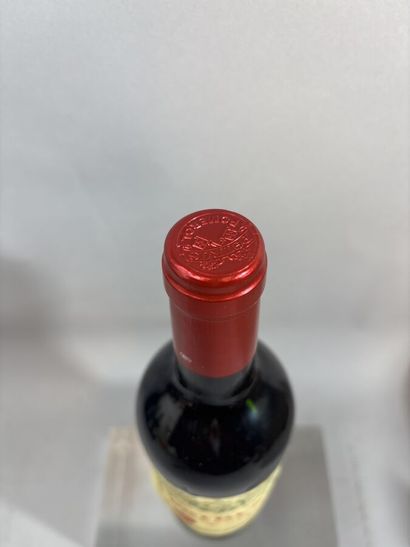 1 Bouteille, PETRUS 1993 - Pomerol 

Etiquette...