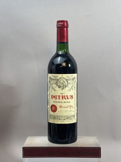 1 Bouteille, PETRUS 1987 - Pomerol 

Niveau...