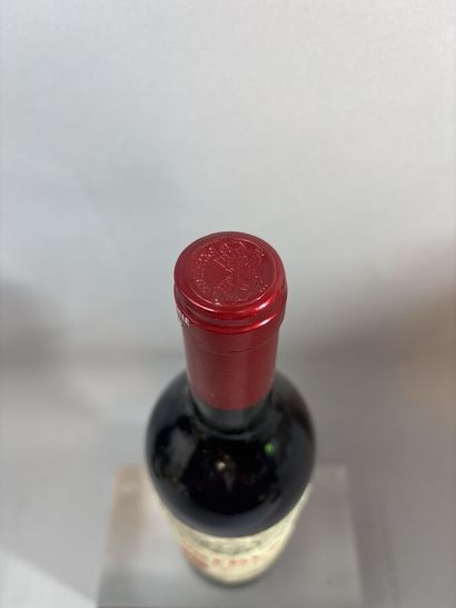 1 Bouteille, PETRUS 1987 - Pomerol 

Étiquette...