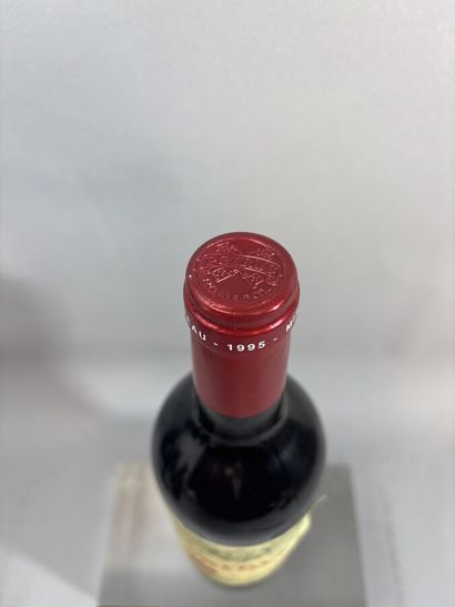 1 Bouteille, PETRUS 1995 - Pomerol 

Etiquette...