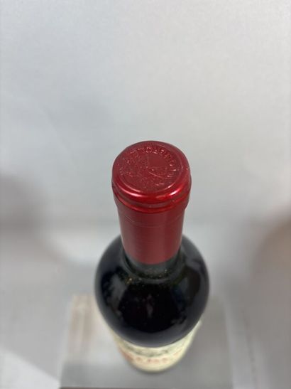 1 Bouteille, PETRUS 1987 - Pomerol 
Étiquette...