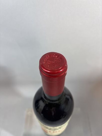 1 Bouteille, PETRUS 1987 - Pomerol 

Étiquette...