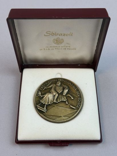 [MEDALS]
5 gold-plated and silver-plated...