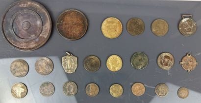 [MEDALS]
Set of medals consisting of:
- an...