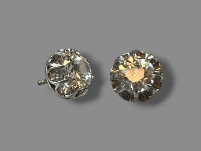 [TRINKETS]
Set of metal and gold-plated metal...
