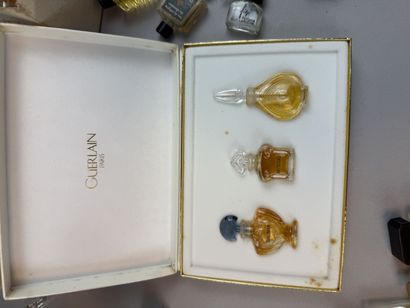 [PERFUMES]
Various Perfume Houses - (1980s–1990s)
An...