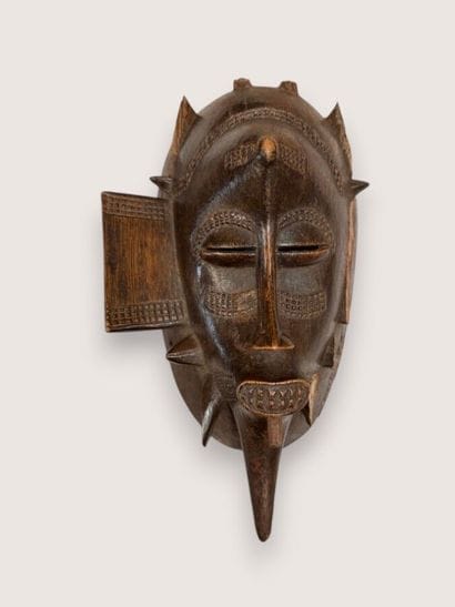 [AFRICAN ART]
Set consisting of: 
- Large...
