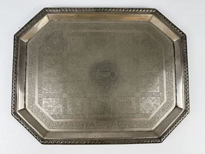MIDDLE EAST
Octagonal 800°/°° silver tray...