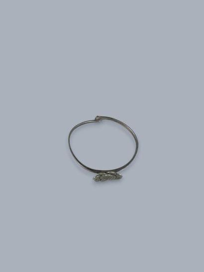 [JEWELRY]
Set of silver jewelry including:...