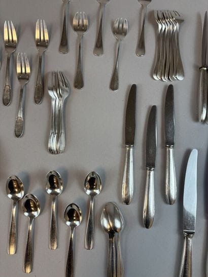 SFAM
Art Deco-style silver plated cutlery...