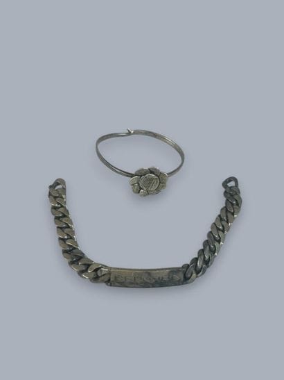 [JEWELRY]
Set of silver jewelry including:...