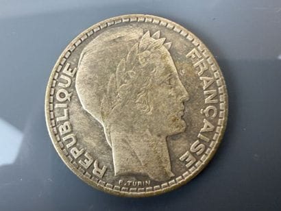 [COINS]
Lot of silver coins including 50-franc...