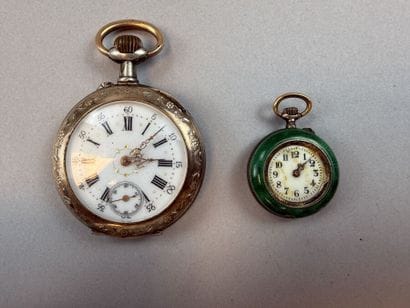 Set of two watches consisting of: 
- An 800°/°°...