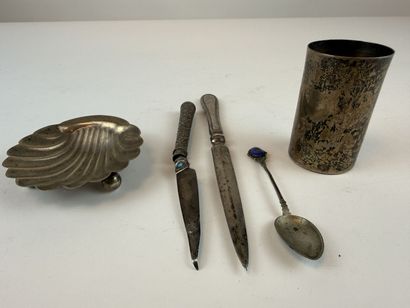 [SILVERWARE]
800°/°° silver set consisting...