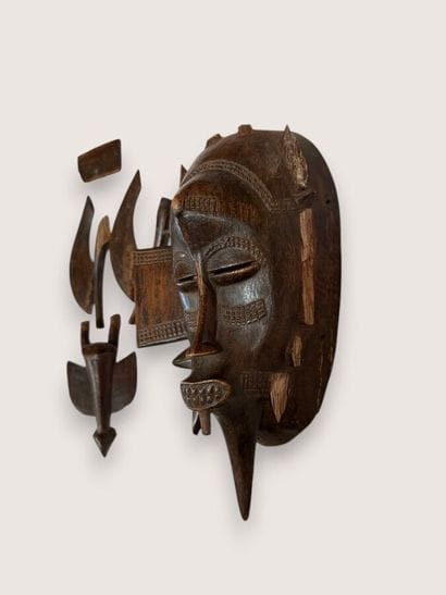 [AFRICAN ART]
Set consisting of: 
- Large...