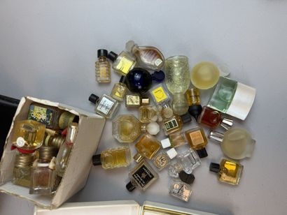 [PERFUMES]
Various Perfume Houses - (1980s–1990s)
An...
