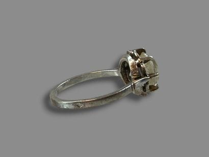 [TRINKETS]
Set of metal and gold-plated metal...