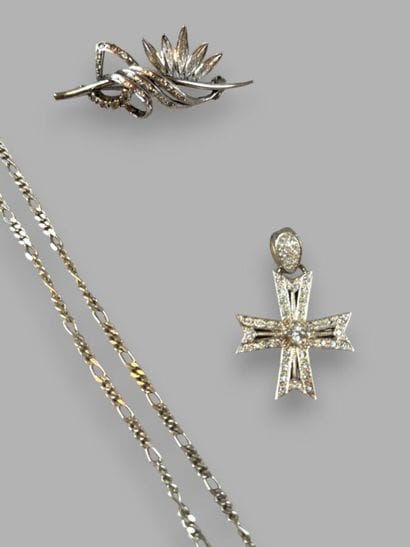 800°/°° silver set including: A Figaro link...