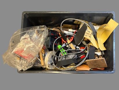 [TOOL SET]
Set of tools including pliers,...