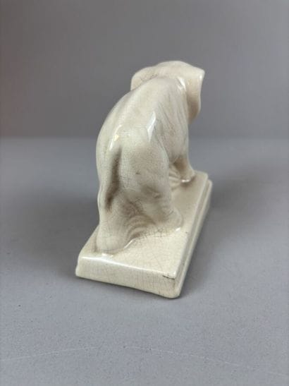 GERMAN SCHOOL
An elephant-shaped bookend...