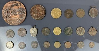 [MEDALS]
Set of medals consisting of:
- an...