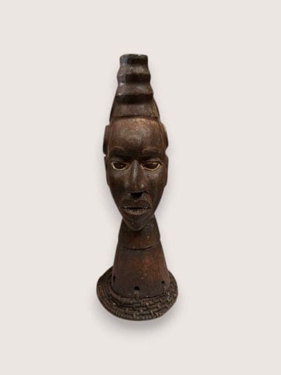 [AFRICAN ART]
Set consisting of: 
- Large...