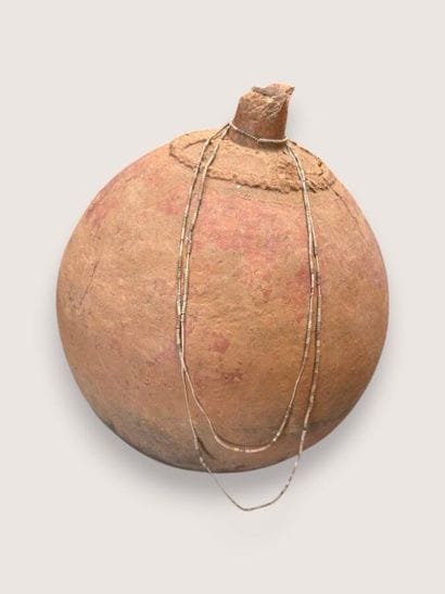 [AFRICAN ART]
Set consisting of: 
- Large...