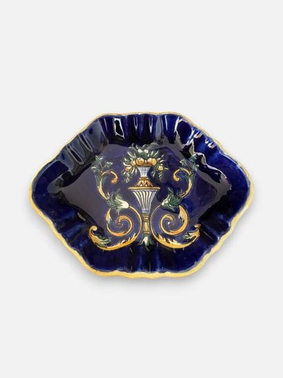 [CERAMICS]
Set including: 
- Two small baluster...