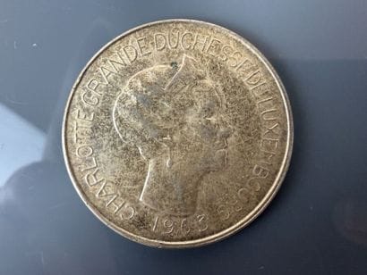 [COINS]
Lot of silver coins including 50-franc...