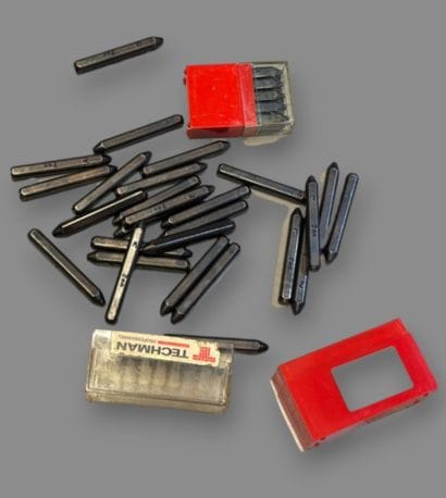 [TOOL SET]
Set of tools including pliers,...