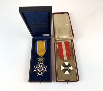 [MEDALS] 
ITALY
Officer's Cross of the National...