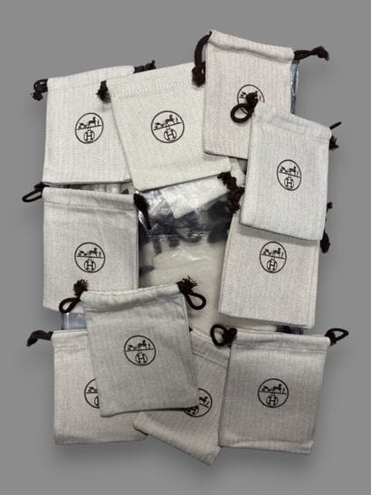 HERMES
Large lot of dust bags and pouches...