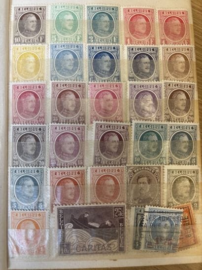 [STAMPS]
Set of 5 stamp albums and loose...