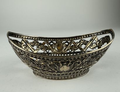 [SILVERWARE]
Silver set consisting of:
-...