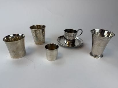 CHECK EVERYTHING
[SILVERWARE]
Silver set...