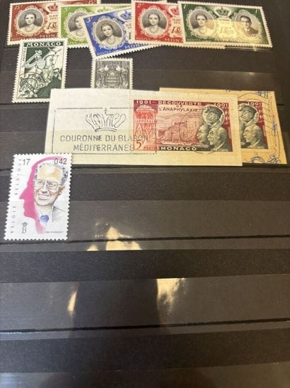 [STAMPS]
Set of 5 stamp albums and loose...