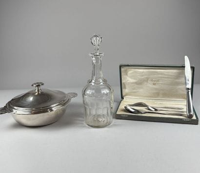 CHRISTOFLE
Set includes: 
- Silver plated...