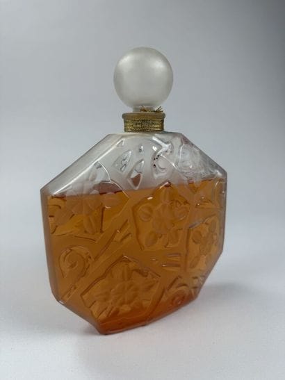 [PERFUME BOTTLE]
Jean-Charles Brosseau -...