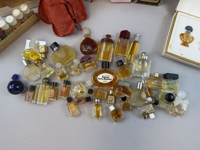 [PERFUMES]
Various Perfume Houses - (1980s–1990s)
An...