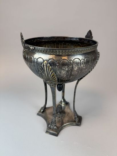 [Silver plated metal]
Silver plated metal...