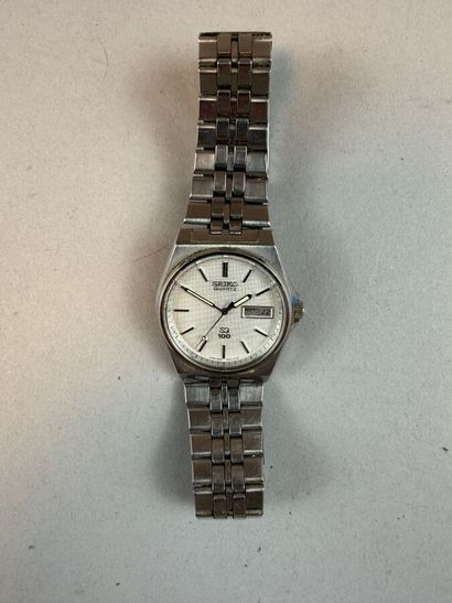 [WATCHES]
Lot includes:
- SEIKO, silver plated...