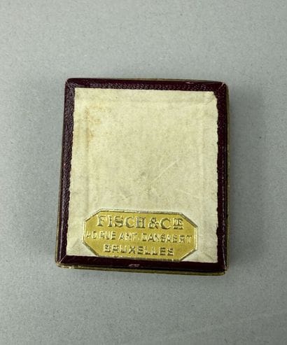 [MEDALS]
Set of badges and medals including:...