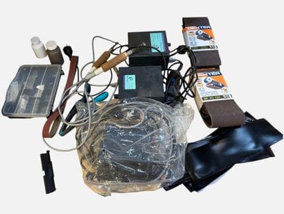 [TOOL KIT]
Box containing various tools,...
