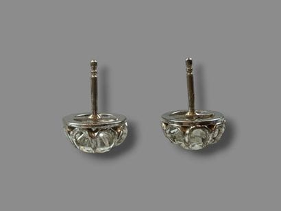 [TRINKETS]
Set of metal and gold-plated metal...
