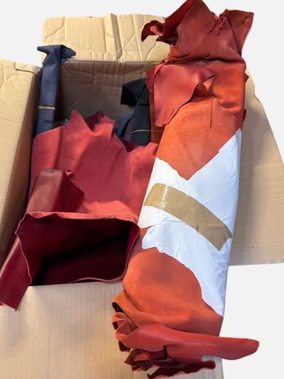 [LEATHER ROLLS]
Box containing various rolls...