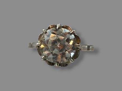 [TRINKETS]
Set of metal and gold-plated metal...