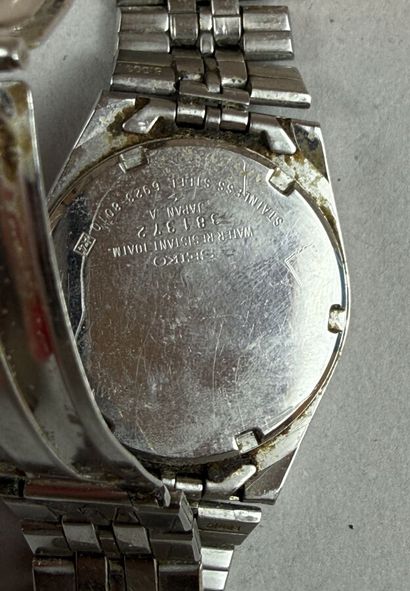[WATCHES]
Lot includes:
- SEIKO, silver plated...